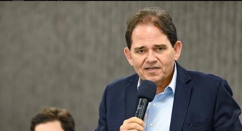 Presidente da Fecomércio demonstra sintonia política com Daniel Vilela durante evento em Goiânia